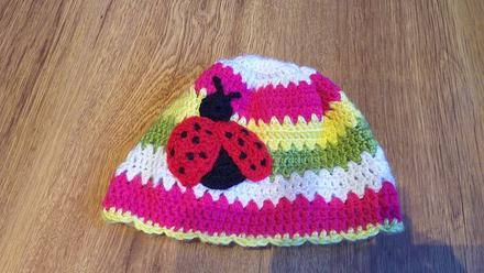 Háčkovaná čapica s lienkou, 116