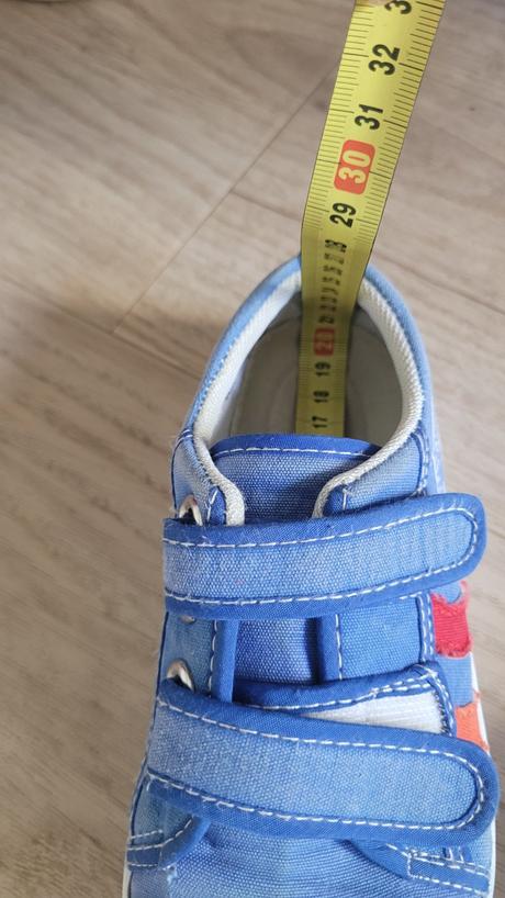 Tenisky vd 20 cm, 32