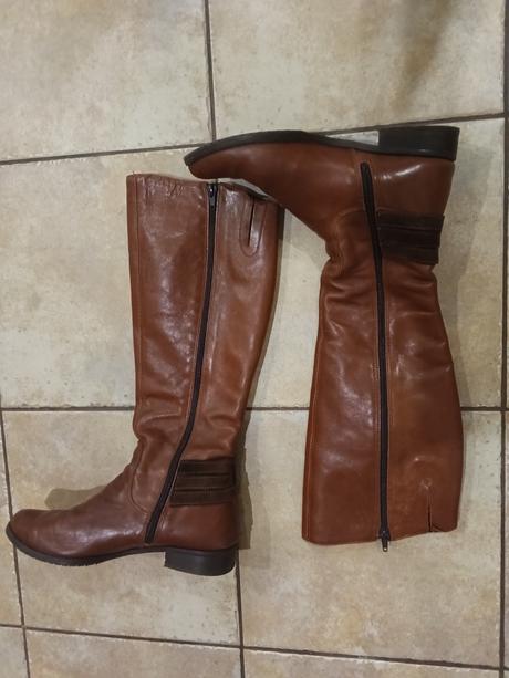 Konakove kozene cizmy, 38