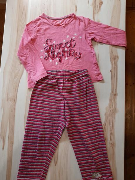 Ružové pyžamko, lupilu,98