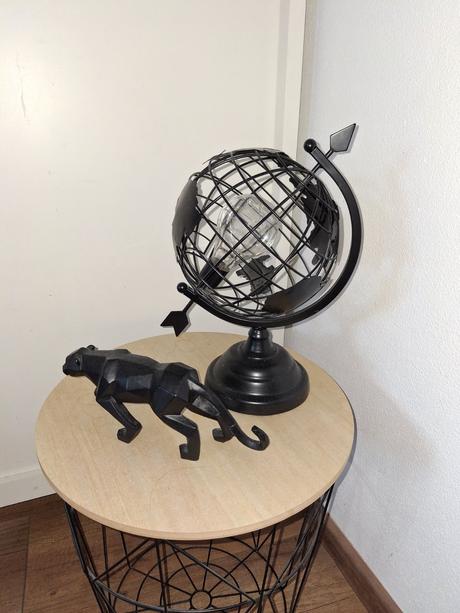 Stolová - nočná led lampa globus , da sa zasvietit,