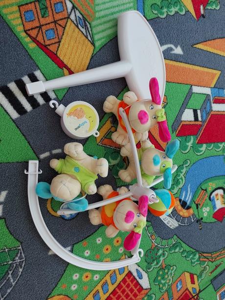 Detský kolotoč na postieľku, 