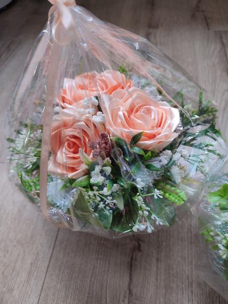 Saténové kytičky,