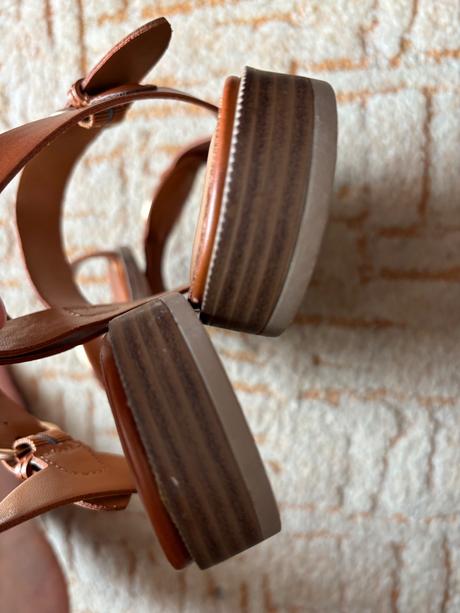 Krasne sandále, graceland,39