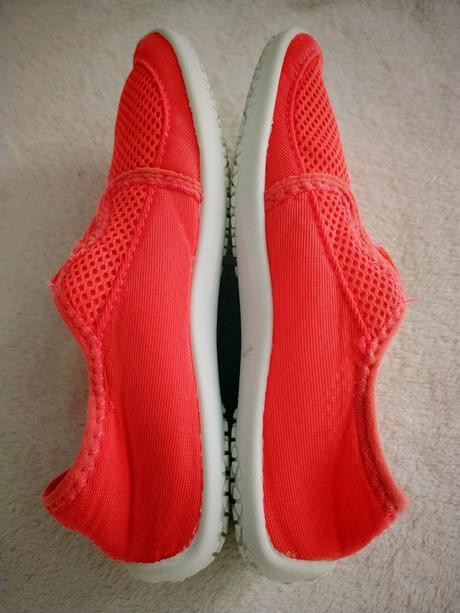 Topánky do vody, 32