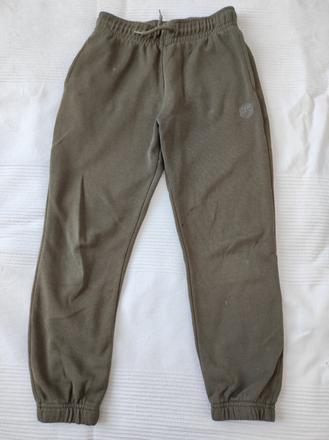 Strednehrubé tepláky, f&f,134