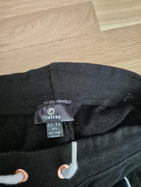 Tepláková súprava, 152