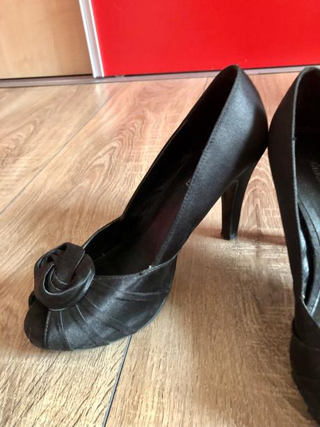 Čierne lodičky, graceland,37