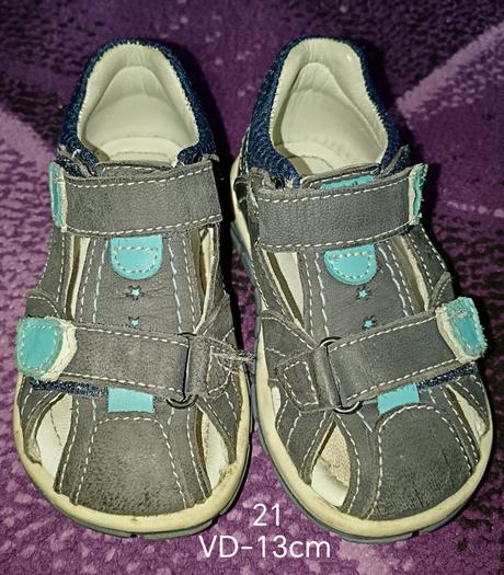 Sandále, 21