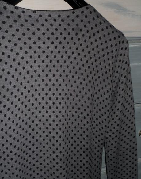 Bodkovaný svetrík, 176