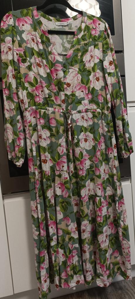 Krásne šaty s kvetmi, reserved,xl