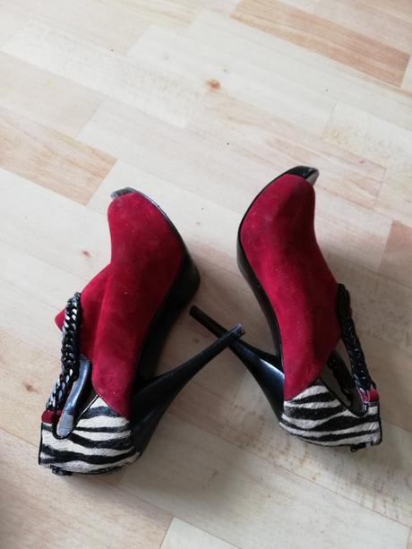 Guess lodicky, guess,37