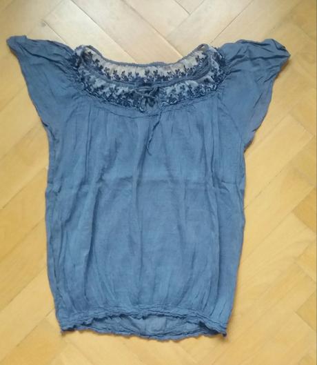 Bluzka s vysivkou modroseda, s