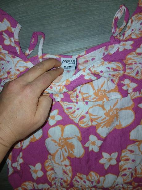 Crop top s volanom, takko,146