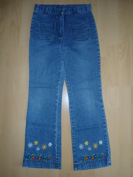 Tmavomodre rifle - vysivane kvietky, 146