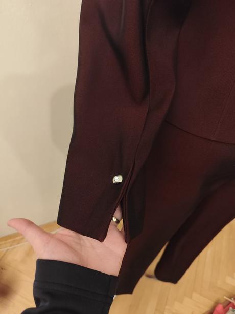 Slávnostnejší bordový štvorkostým annis juzina, 38