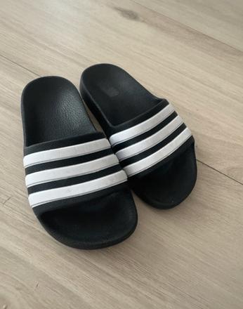 Šlapky adidas, adidas,28