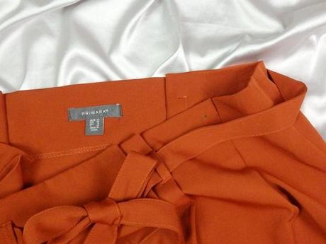 Kvalitná sukňa s opaskom, primark,48