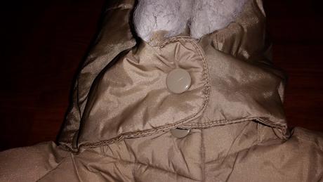 Hrubý kabát, čiapka, šál, 98