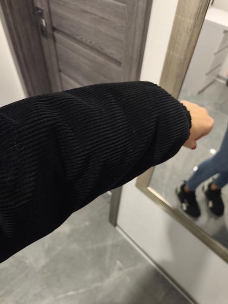 Krasna tepla bunda s bohatou pravou kozusinkou, s