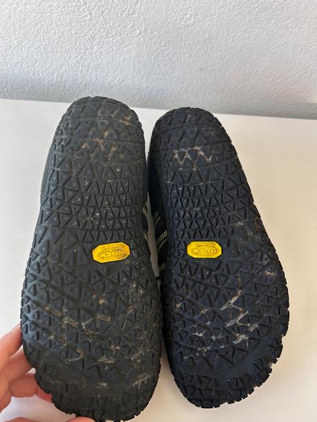 Batefoot tenisky rock spring, 41