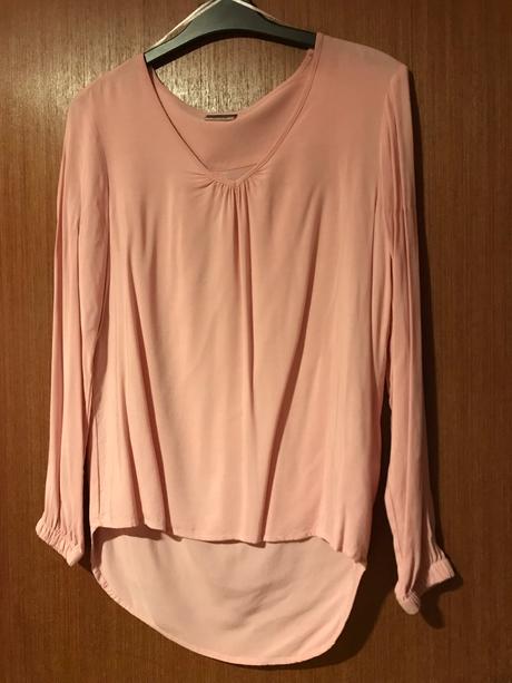 Príjemná ľahká blúzka, s
