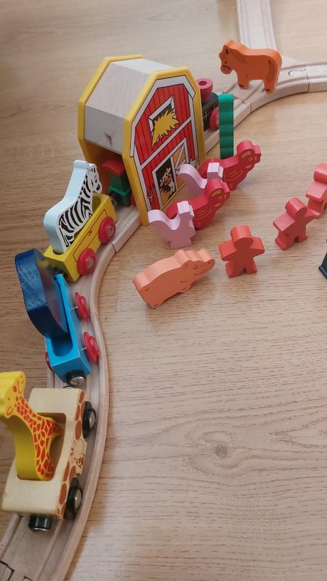 Maxi drevená vláčiková dráha s príslušenstvom,