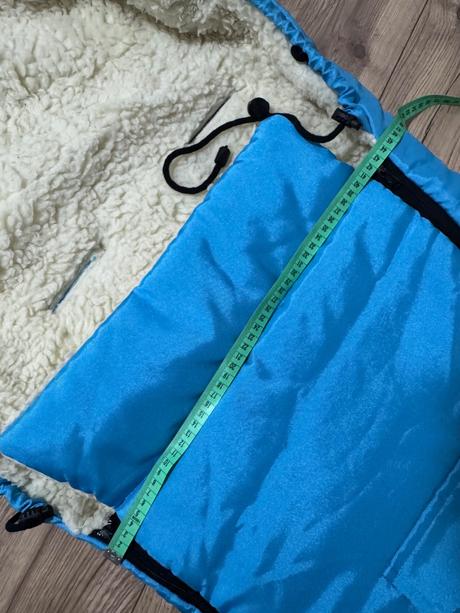 Krásny teplucky modrý fusak,