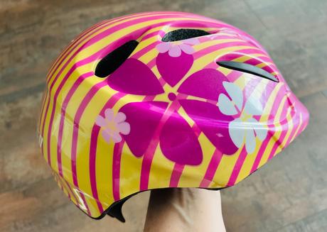 Detska cyklisticka prilba s rukavicami, s