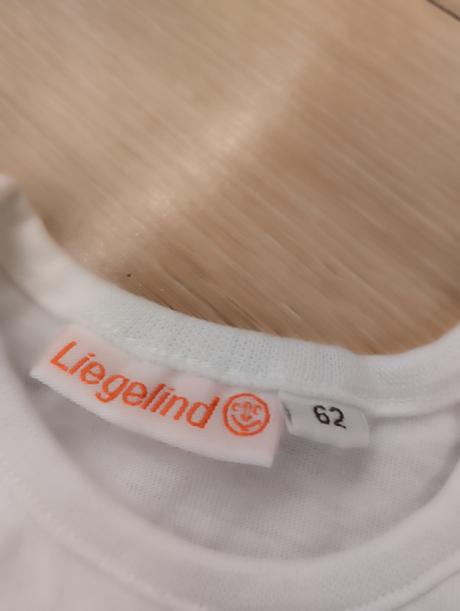 Nádherné tričko, 62