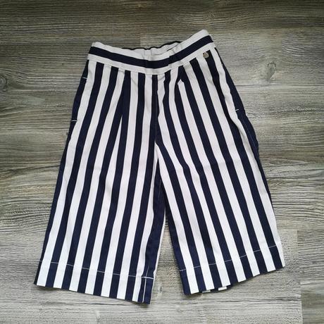 Trojstvrtove nohavice, 104