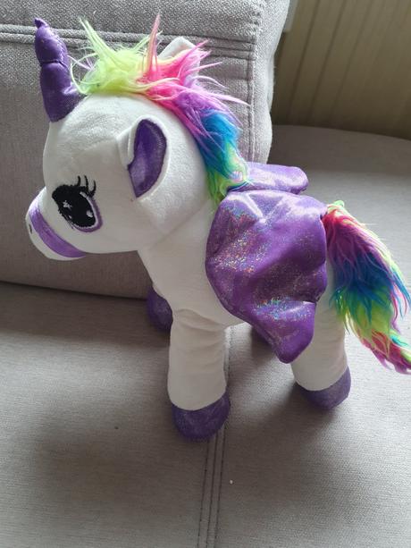 Predám jednorožca s krídlami, 