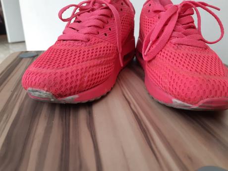 Ružové tenisky, 37