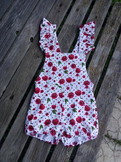 Opaľovačky č 92 s volánikom, 92