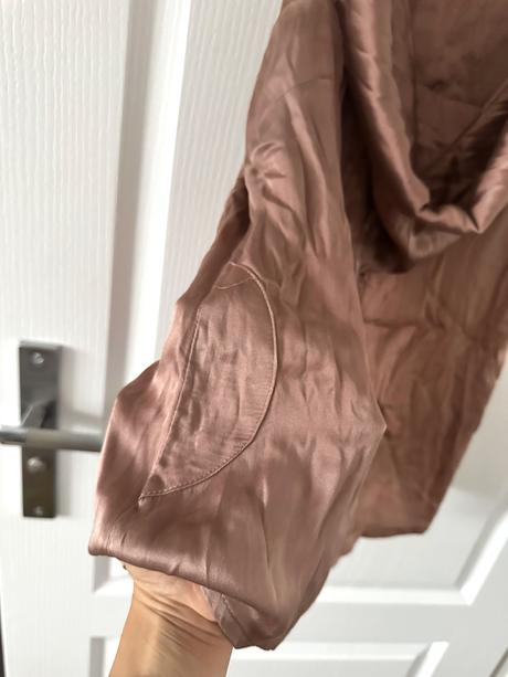 Elegantný hodvábny top s nariaseným golierom, m
