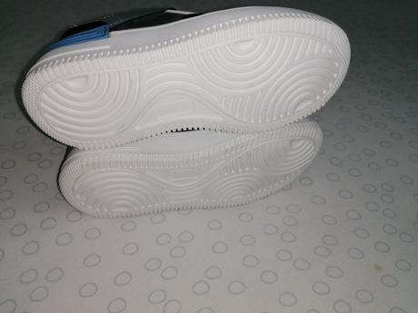 Sneakery, reserved,31