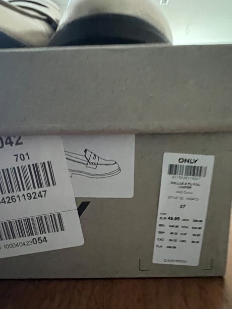 Loaferky, 37