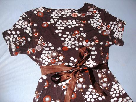 Šaty so saténovou mašľou aj pre tehuľky, m