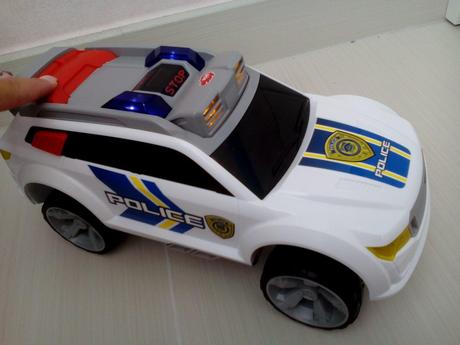 Velke zvukove auto policia,