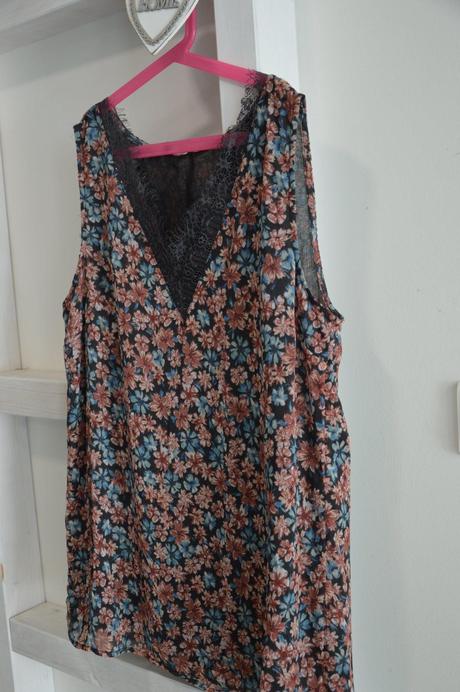 Kvetinkový top s čipkou, c&a,40 / l