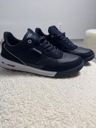 Botasky th, tommy hilfiger,42