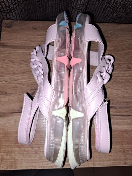 Sandále a žabky v.37, reserved,37