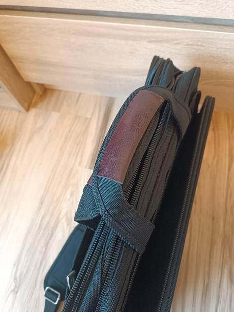 Taška na notebook čierna - business štýl,