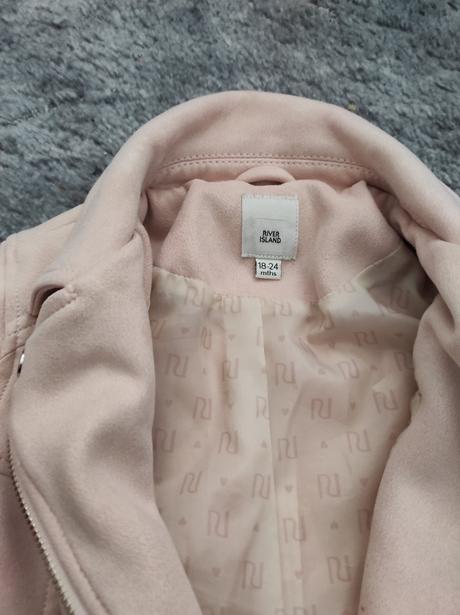 Vestička, river island,92