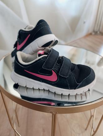 Dievčenské tenisky, nike,28
