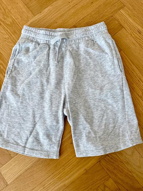 Teplakove sortky 2x, h&m,158