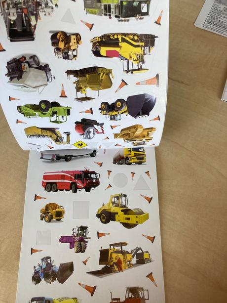 Samolepky autá, stroje, kamióny,