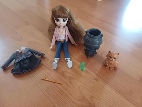 Harry potter bábika hermiona,