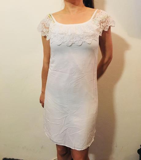 Šaty s čipkou, s
