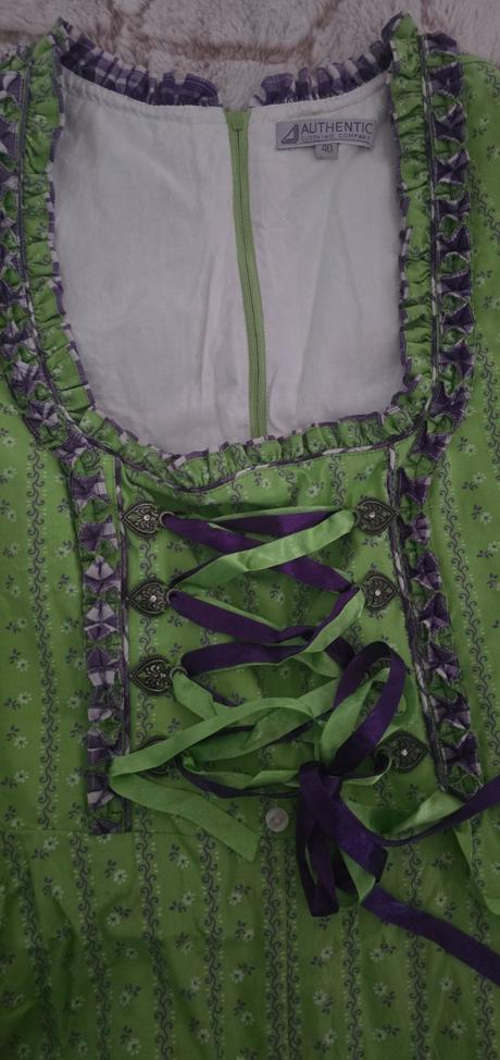 Kroj, alebo kostým 40,